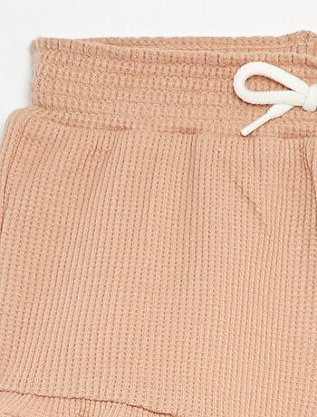 Short en maille gaufrée avec bords ondulés