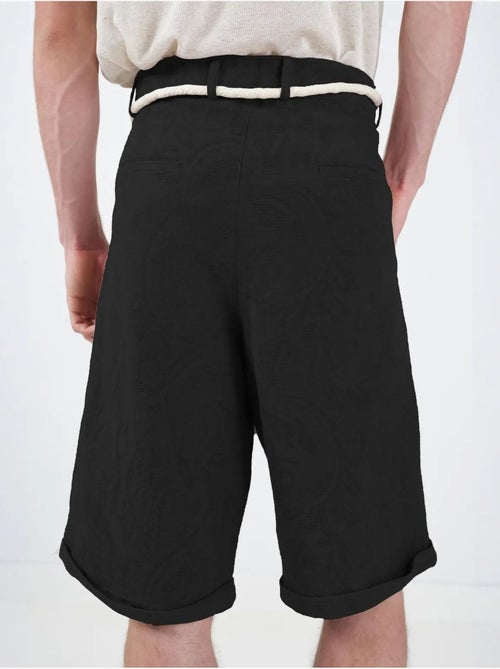 Short giesto pour homme, jambes larges, taille mi-haute, avec détail à nouer - Kiabi Short giesto pour homme, jambes larges, taille mi-haute, avec détail à nouer - Kiabi