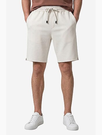 Short homme à taille mi-haute et cordon tommy