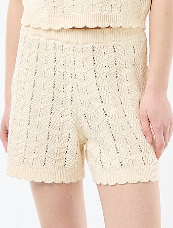 Short large en crochet