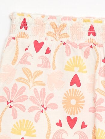 Short léger à volants