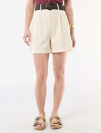 Short léger + ceinture à boucle