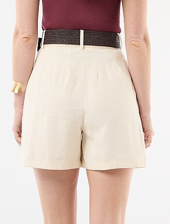Short léger + ceinture à boucle