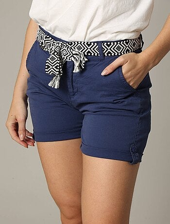 Short mi-long avec ceinture ethnique à motifs et bas à revers 'Deeluxe'