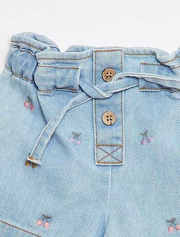Short paperbag avec broderies et liens à nouer à la taille