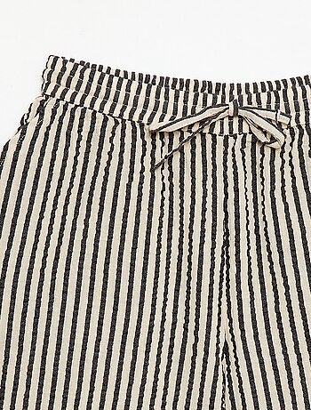 Short rayé avec cordons de serrage