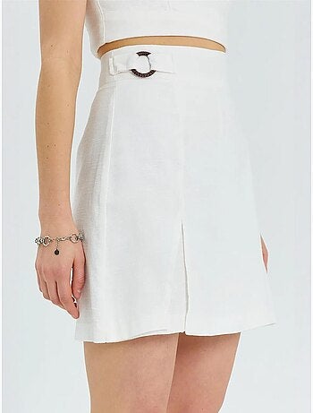 Short taille haute à ceinture et fente sur le devant mixray