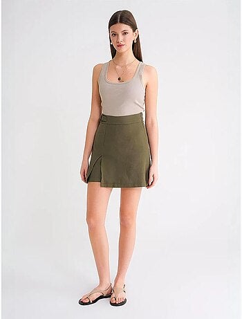 Short taille haute à ceinture et fente sur le devant mixray