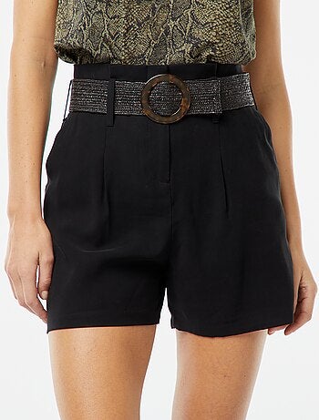Short taille haute avec ceinture