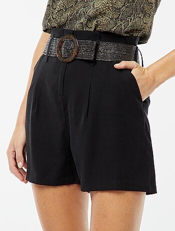 Short taille haute avec ceinture