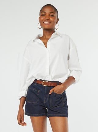 Short taille haute en jean avec 4 poches plaquées