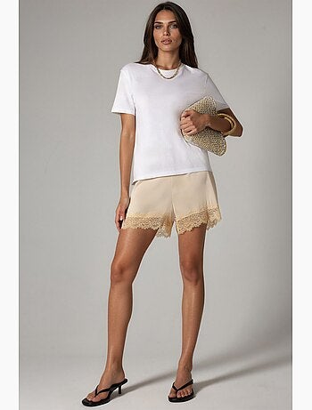 Short taille haute en satin détail dentelle hiccup