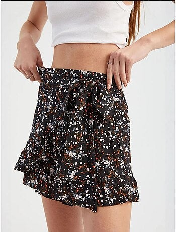 Short taille haute fleuri avec ceinture