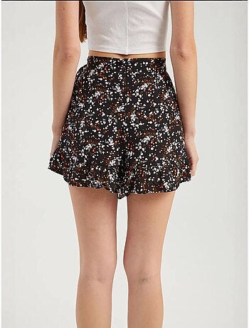 Short taille haute fleuri avec ceinture