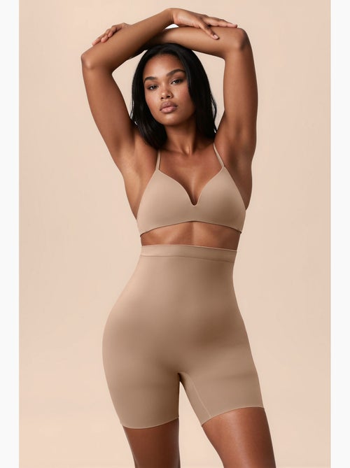 Short taille haute mi-cuisse hiccup - Kiabi Short taille haute mi-cuisse hiccup - Kiabi