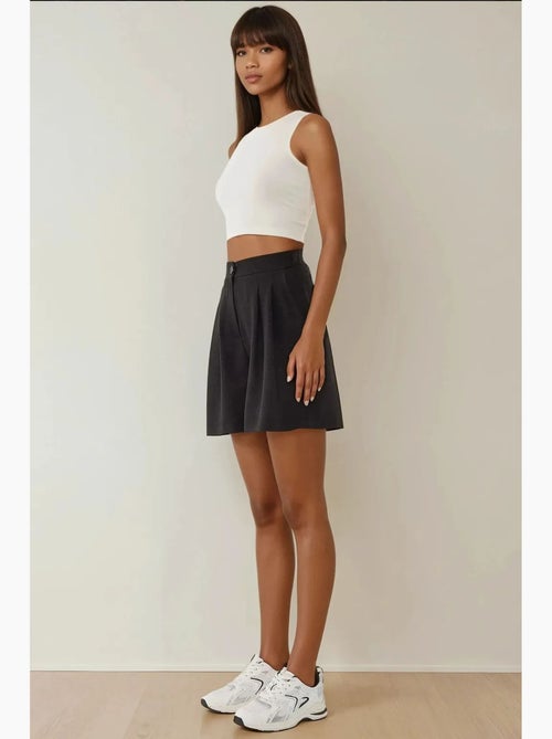 Short taille haute plissé en lyocell doux au toucher hiccup - Kiabi Short taille haute plissé en lyocell doux au toucher hiccup - Kiabi