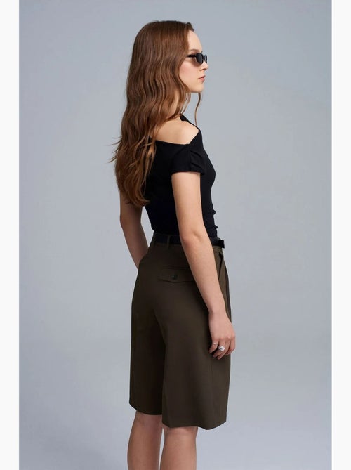 Short tailleur à taille haute et jambe large dilvin - Kiabi Short tailleur à taille haute et jambe large dilvin - Kiabi