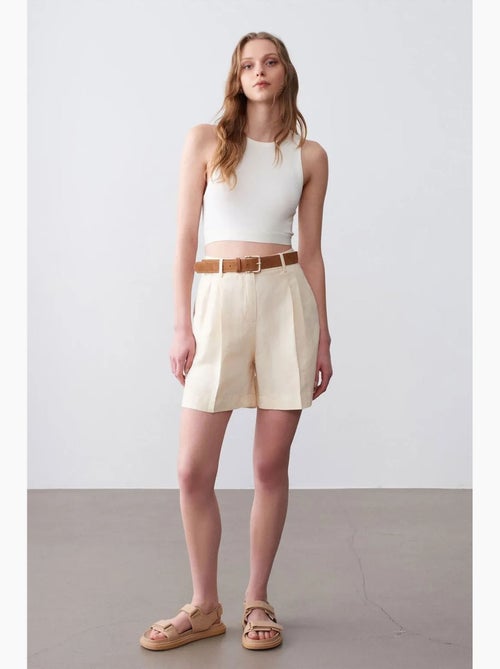 Short tailleur taille haute à jambe large dilvin - Kiabi Short tailleur taille haute à jambe large dilvin - Kiabi