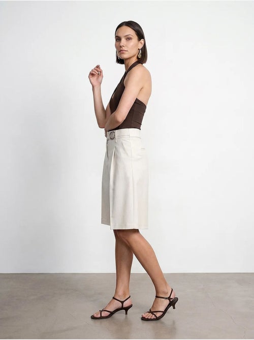 Short tailleur taille haute à jambe large dilvin - Kiabi Short tailleur taille haute à jambe large dilvin - Kiabi