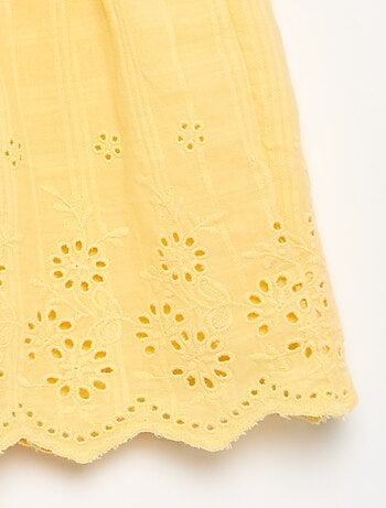 Short uni avec broderies anglaises