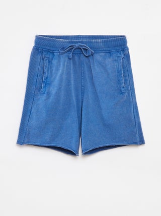 Short uni avec effet délavé