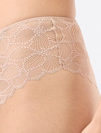 Shorty en dentelle transparente fleurie