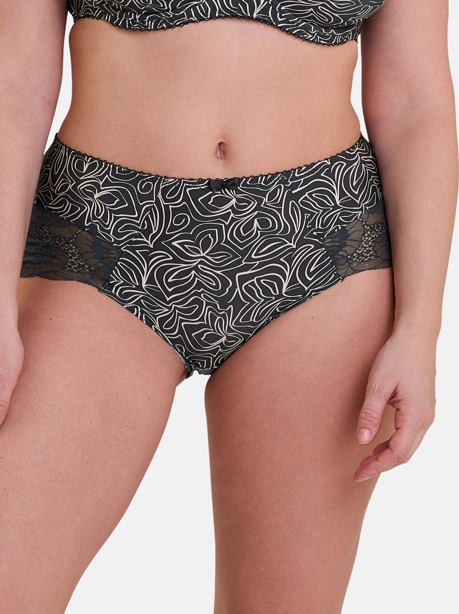 Shorty Sans Complexe Modèle Oriane – Imprimé Floral, Dentelle, Microfibre Douce – Féminin Et Confortable