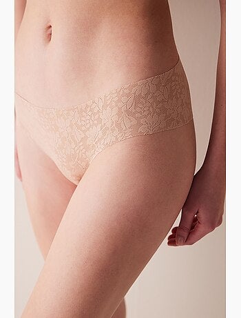 Shorty invisible en dentelle découpée laser penti