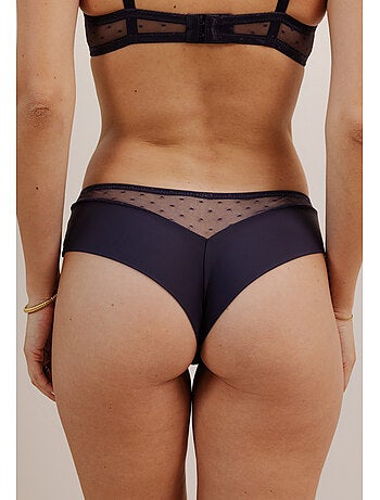 Shorty-string Camila