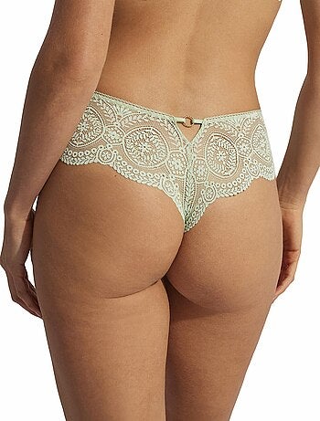 Shorty string matilda