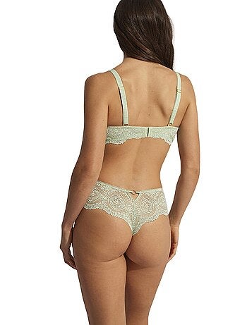 Shorty string matilda