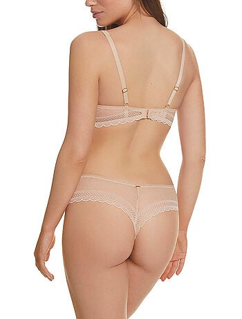 Shorty string mia