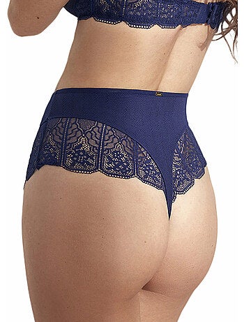 Shorty string Nicole