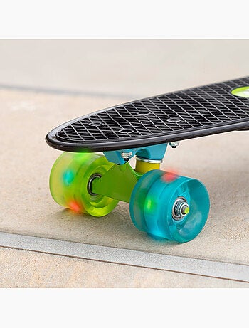 Skateboard à 4 roues avec lumières evo