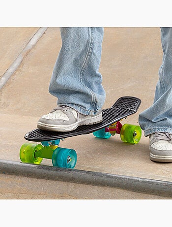 Skateboard à 4 roues avec lumières evo