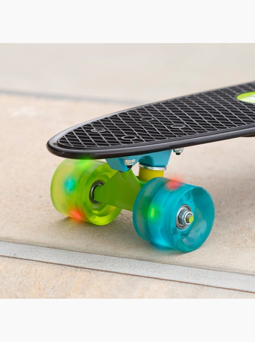 Skateboard à 4 roues avec lumières evo - Kiabi