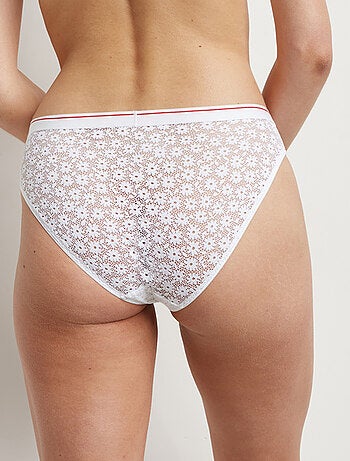 Slip en dentelle blanche et basque tricolore