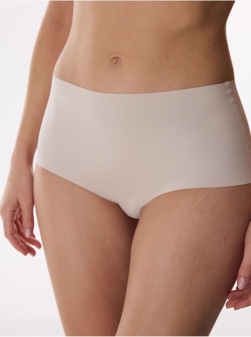 Slip taille haute à découpe laser invisible penti - Kiabi Slip taille haute à découpe laser invisible penti - Kiabi