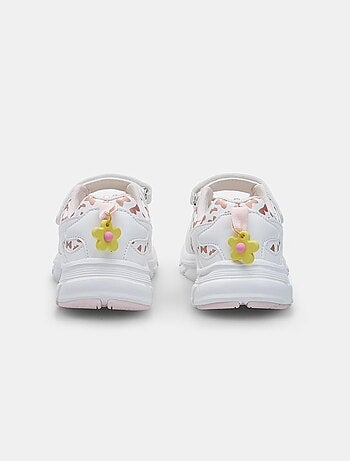 Sneaker avec lacets et bride Bata
