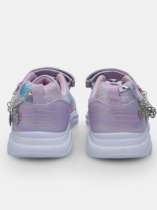 Sneakers à bride avec charms BATA - Kiabi