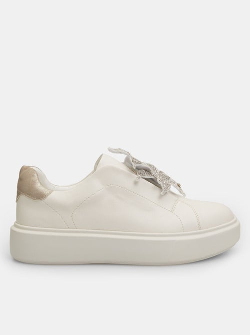 Sneakers avec des applications de bijoux BATA - Kiabi