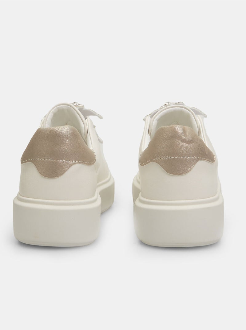 Sneakers avec des applications de bijoux BATA Blanc - Kiabi