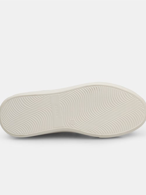 Sneakers avec des applications de bijoux BATA - Kiabi