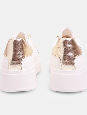 Sneakers avec lacets ornementés BATA