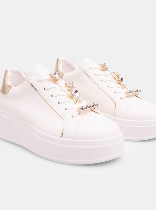 Sneakers avec lacets ornementés BATA - Kiabi