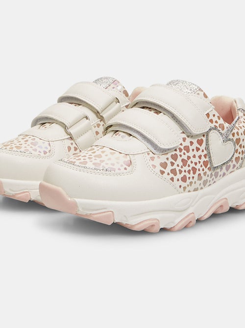 Sneakers avec motif de cœurs et de bouchons BATA - Kiabi