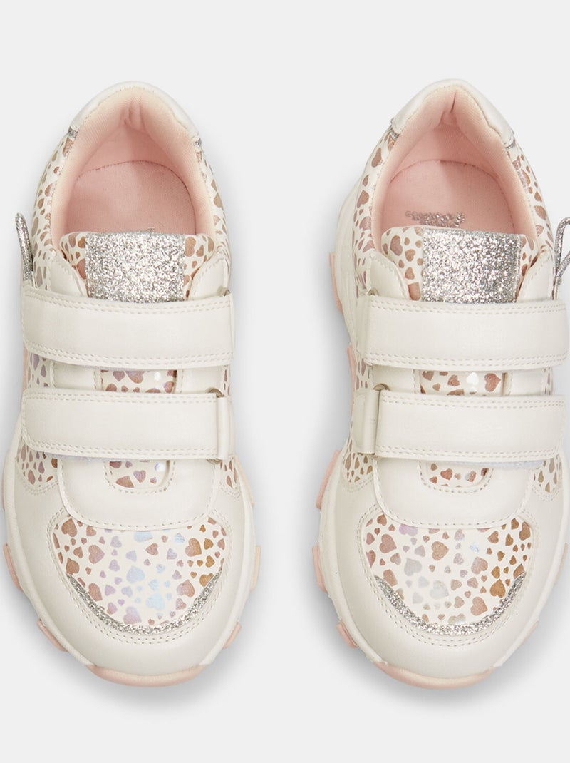 Sneakers avec motif de cœurs et de bouchons BATA Blanc - Kiabi