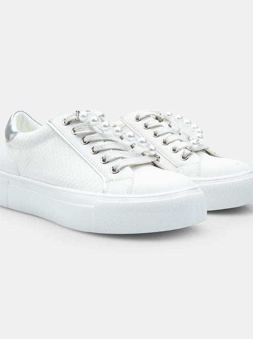 Sneakers avec semelle plateforme BATA - Kiabi Sneakers avec semelle plateforme BATA - Kiabi