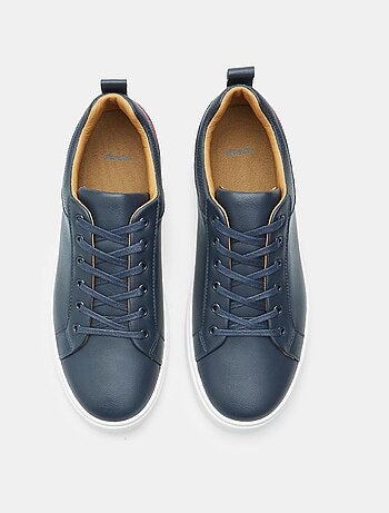 Sneakers bata