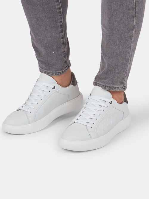Sneakers Bata Red Label avec logos - Kiabi